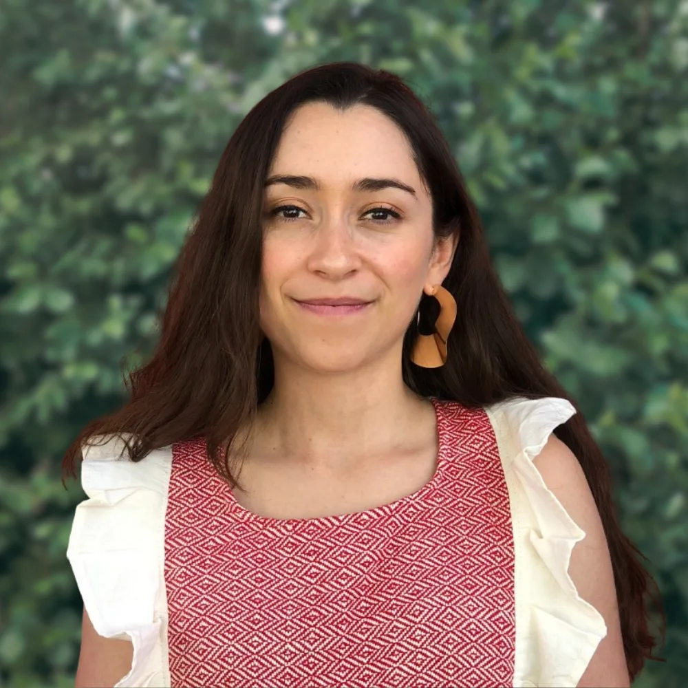 Daniela Headshot